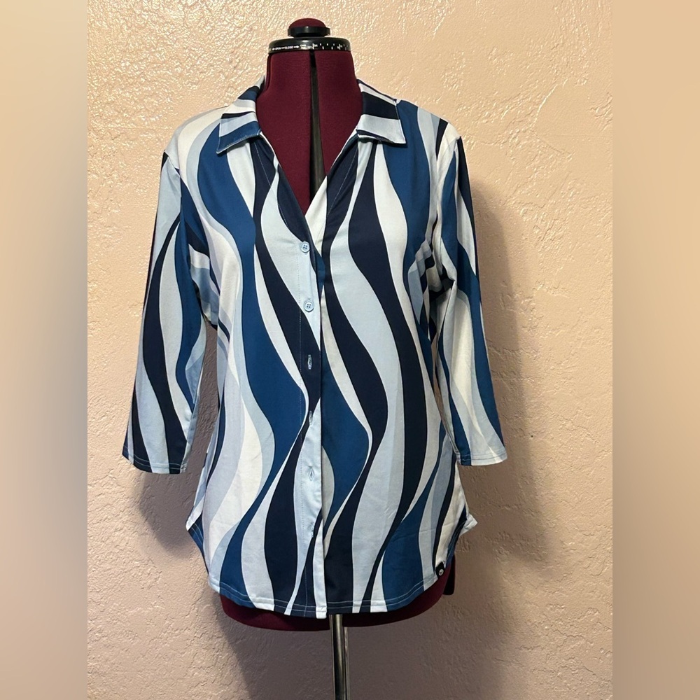 Elegant Wave Pattern Women's Button Down Shirt